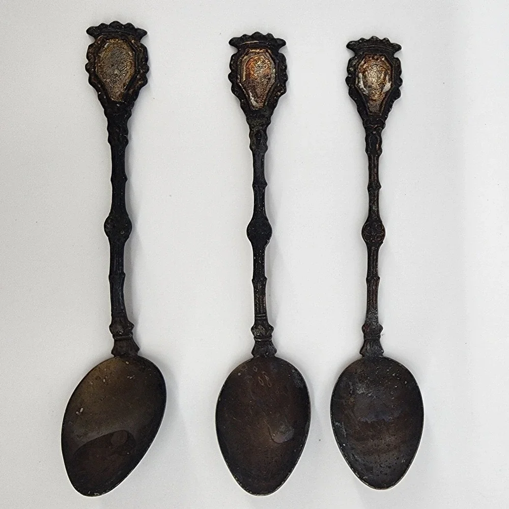 Vintage Silverplate Crested Souvenir Demitasse Spoons Set of 3 Ornate‎ Tarnish